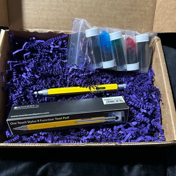 Monteverde Calligraphy Pen with 5 containers of inks New Never been used - Picture 2 of 7